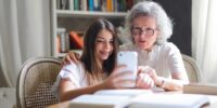 8 of the Best Smartphones for Seniors