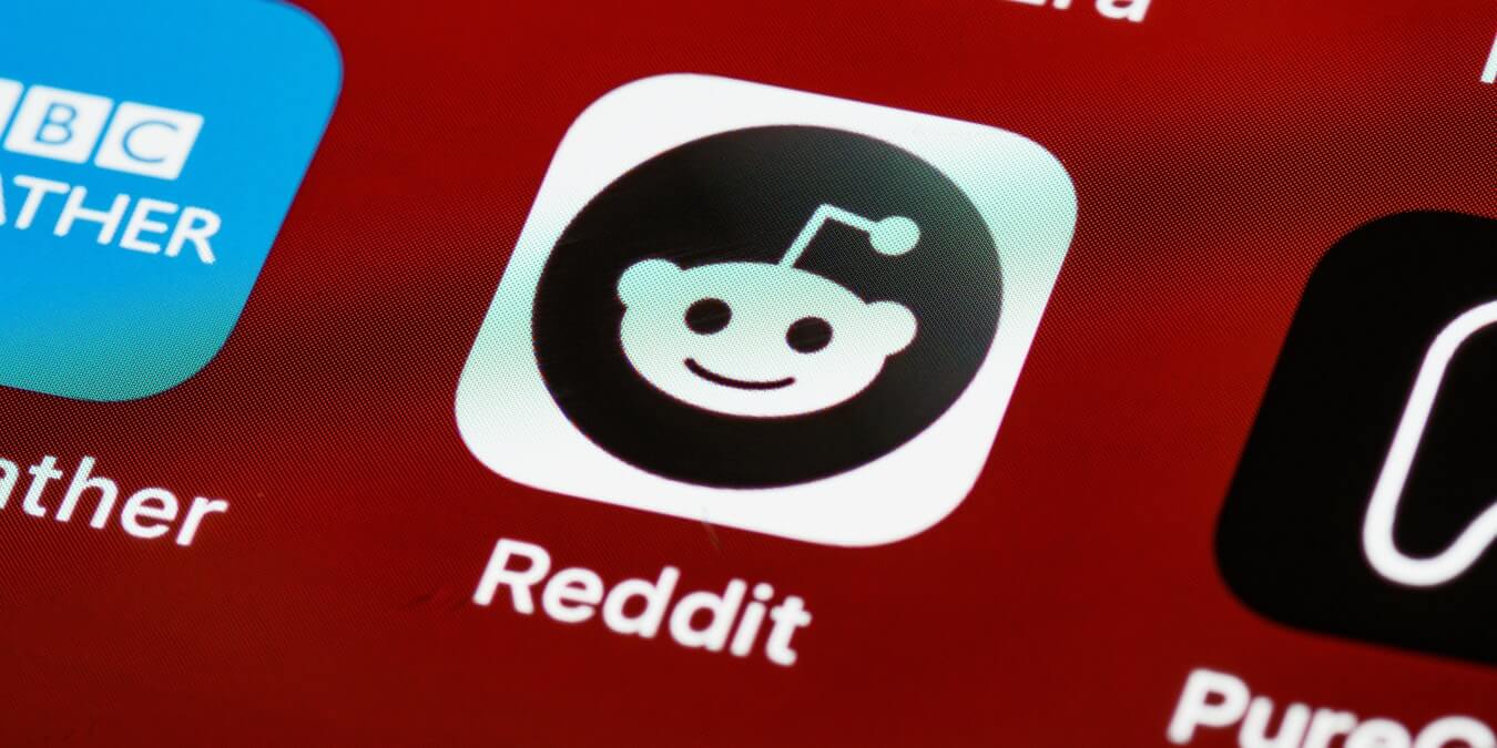 Reddit Logo On A Homescreen